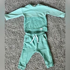 H & M sweatshirt and matching pants, size 9-12M